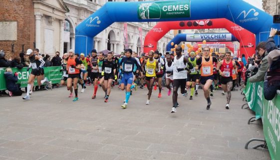StrAVicenza21km 2018, partenza piazza dei signori