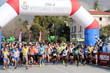 La partenza della Maratonina della Vittoria (foto dalla pagina Facebook della Fidal Veneto) La partenza della Maratonina della Vittoria (foto dalla pagina Facebook della Fidal Veneto)