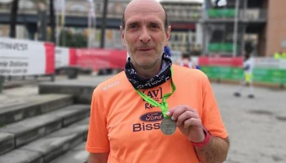 Giorgio Menegazzo al termine della Mezza Maratona di Genova - Copia Giorgio Menegazzo al termine della Mezza Maratona di Genova - Copia