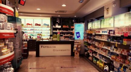 Foto Farmacia Giovanetti ai Ferrovieri Foto Farmacia Giovanetti ai Ferrovieri